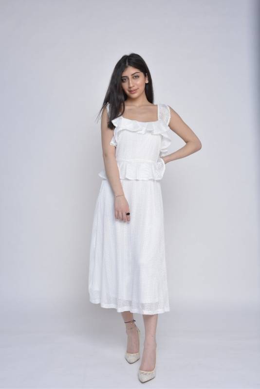 فستان ميدي بدون أكمام