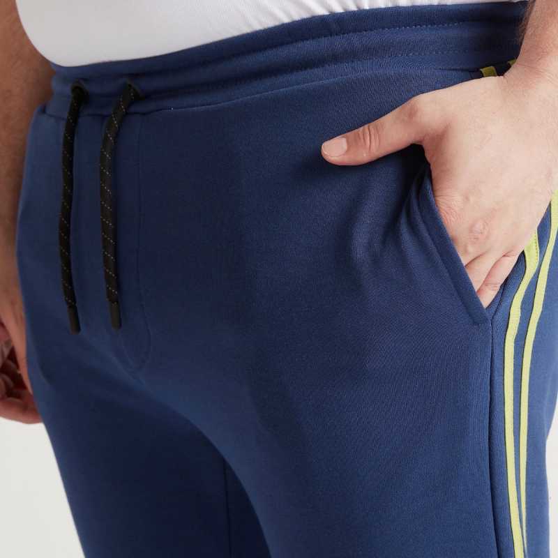 حذاء سنيكرز برباط إغلاق