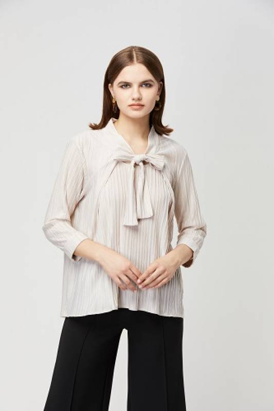 بلوزه بربطة عنق و أكمام حائرة - AW30B