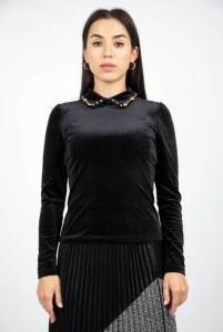 بلوزة باكمام طويلة