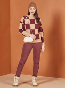 كنزة كاروهات بياقة مستديرة وأكمام طويلة