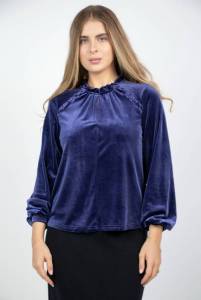 بلوزة باكمام طويلة